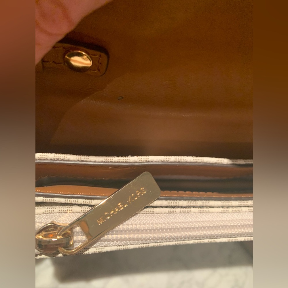 🎈MICHAEL KORS CROSSBODY HANDBAG🎈NWOT EXCELLENT CONDITION! NEVER USED! - Picture 8 of 13